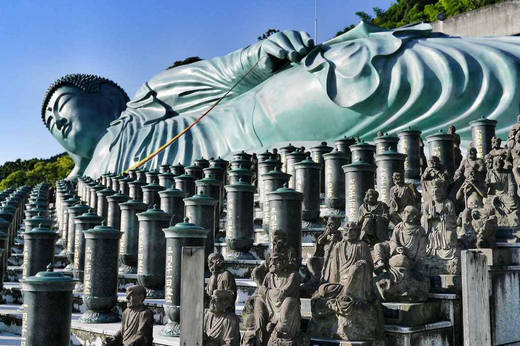 resting buddha at nanzoin temple