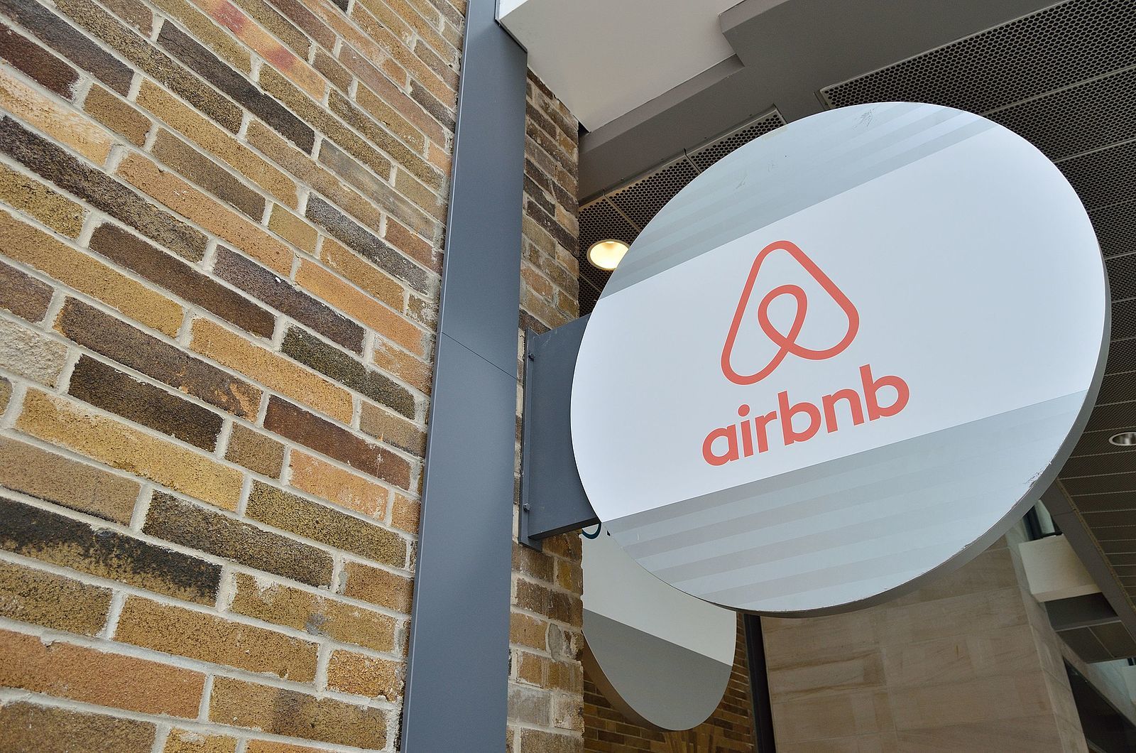 Air BNB in Japan Changed Law About House Sharing